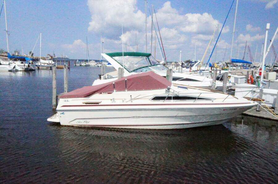 23ft Sea Ray Yacht For Sale