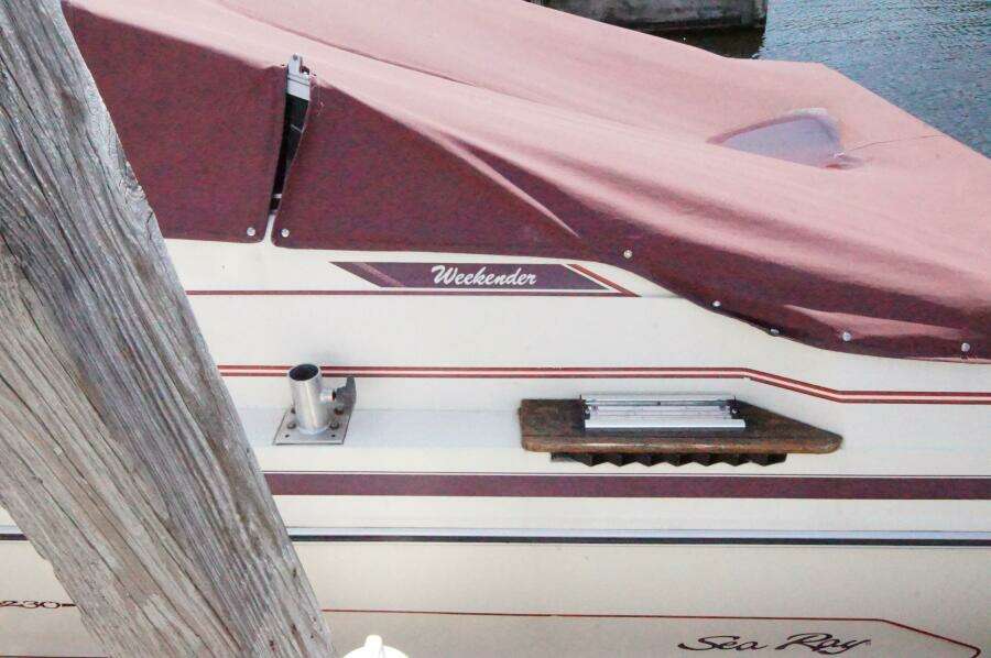 23ft Sea Ray Yacht For Sale