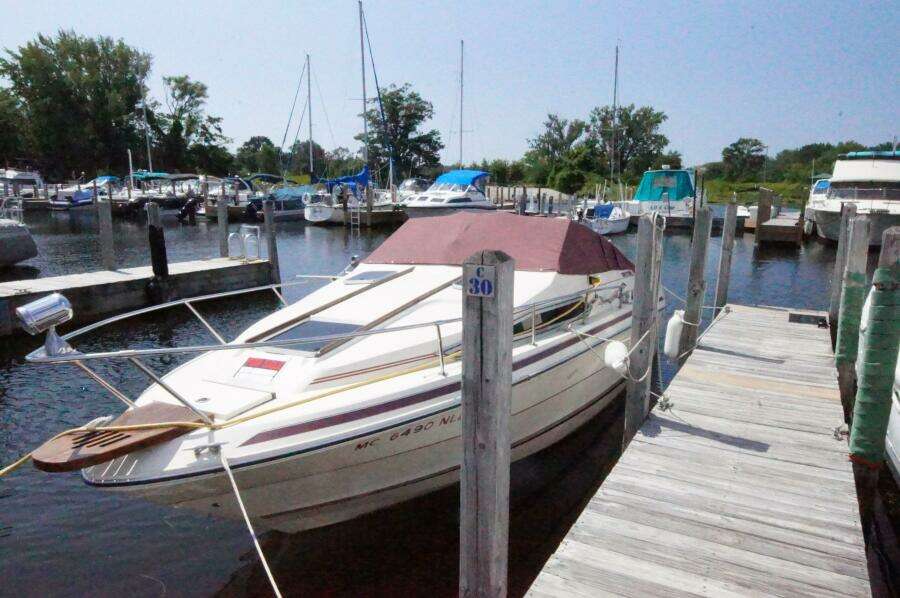 23ft Sea Ray Yacht For Sale