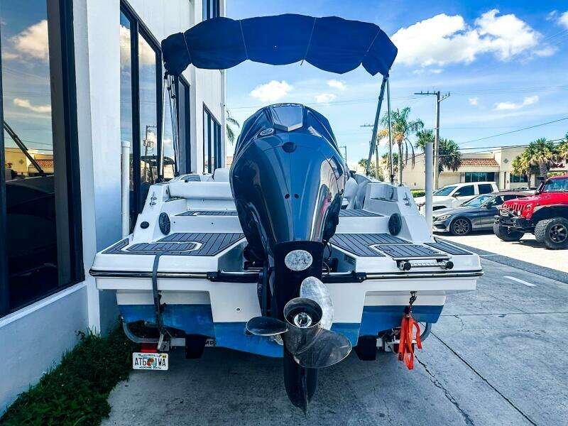 23ft Starcraft Yacht For Sale