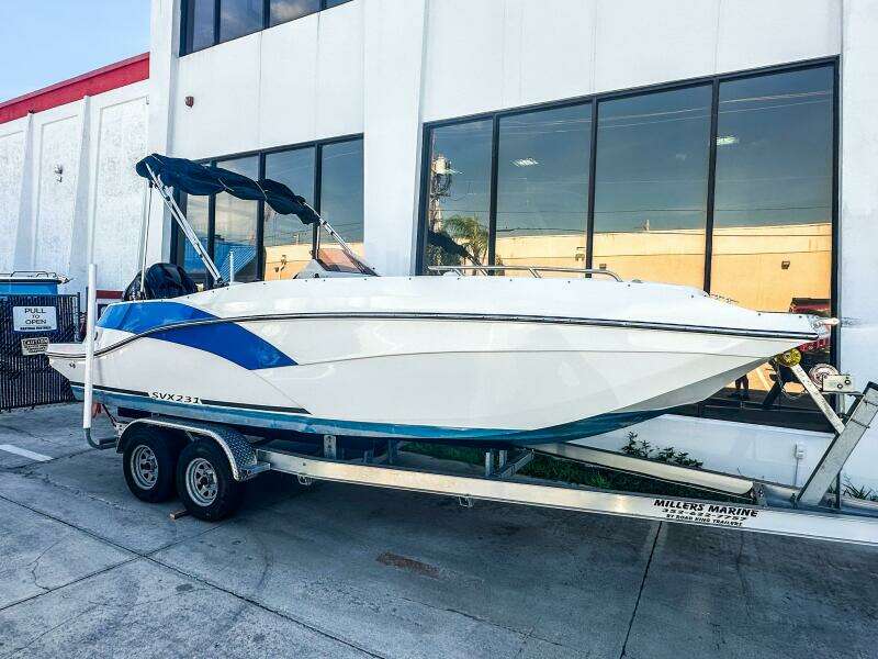23ft Starcraft Yacht For Sale