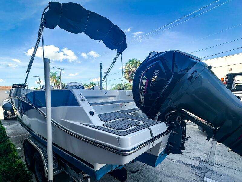 23ft Starcraft Yacht For Sale