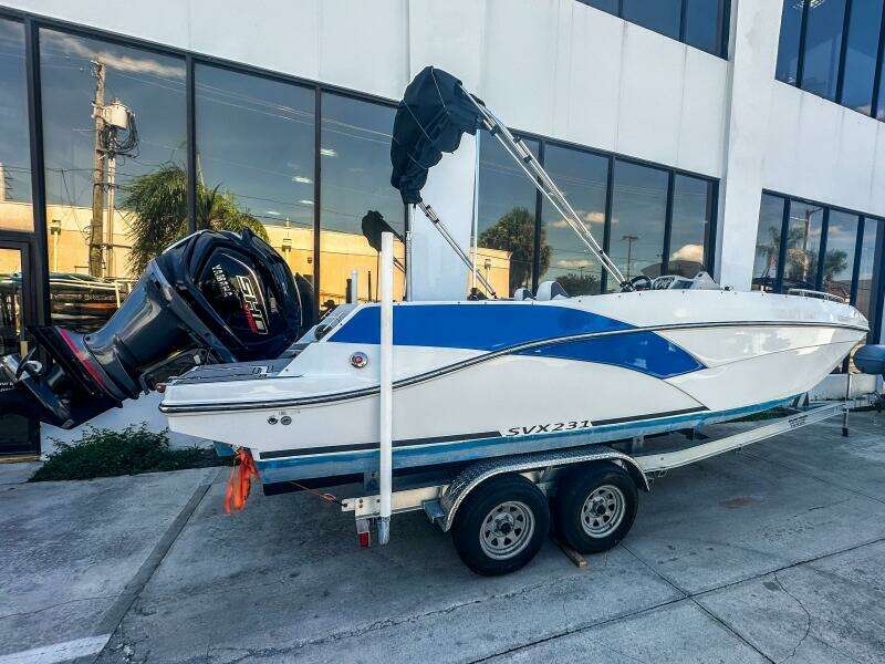 23ft Starcraft Yacht For Sale