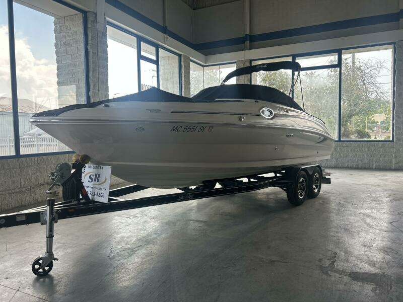 24ft Sea Ray Yacht For Sale