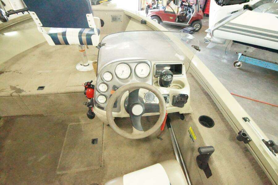 17ft Lowe Yacht For Sale