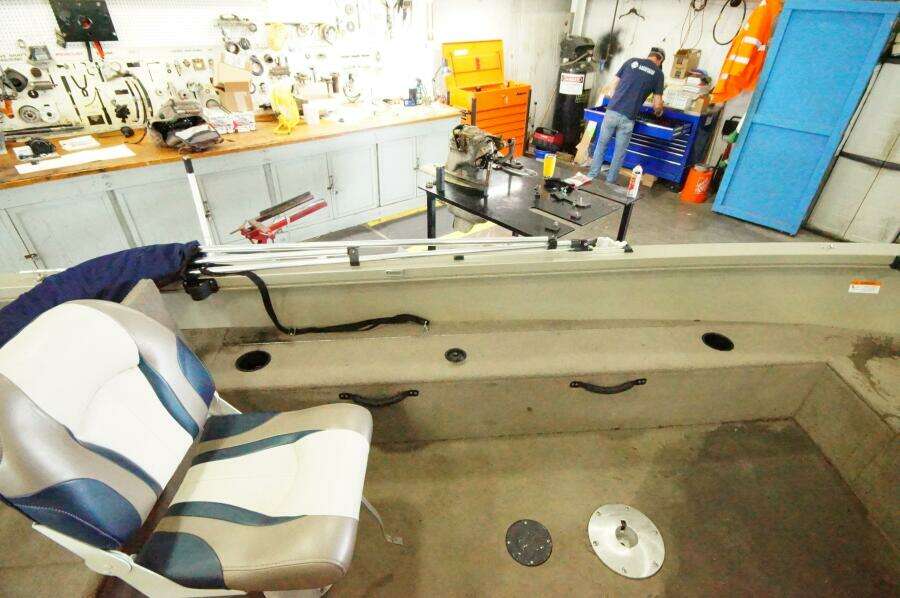 17ft Lowe Yacht For Sale