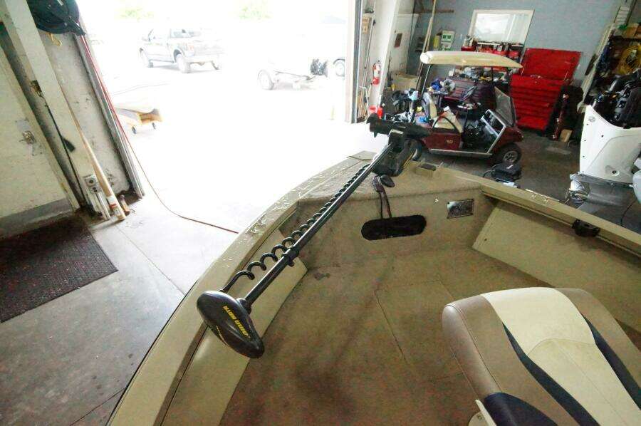 17ft Lowe Yacht For Sale