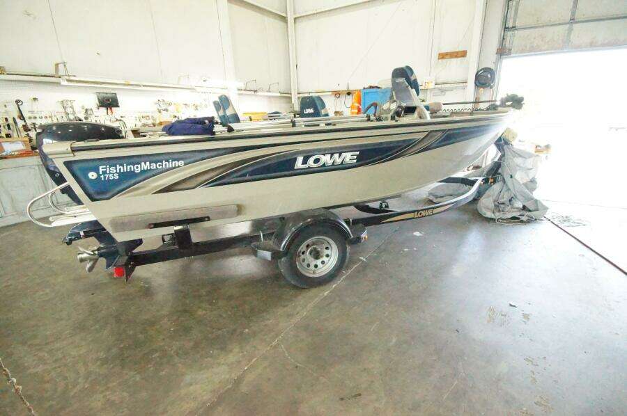 17ft Lowe Yacht For Sale
