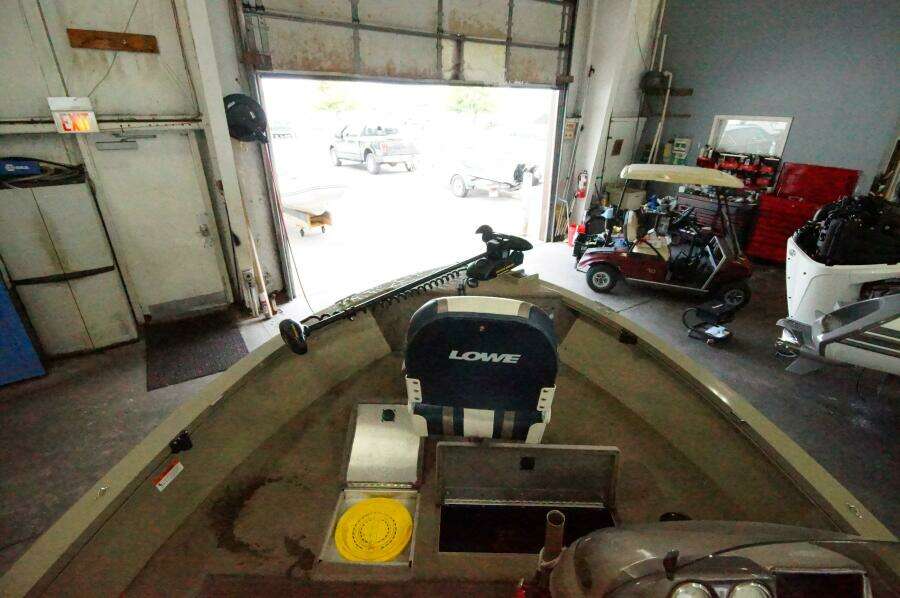 17ft Lowe Yacht For Sale