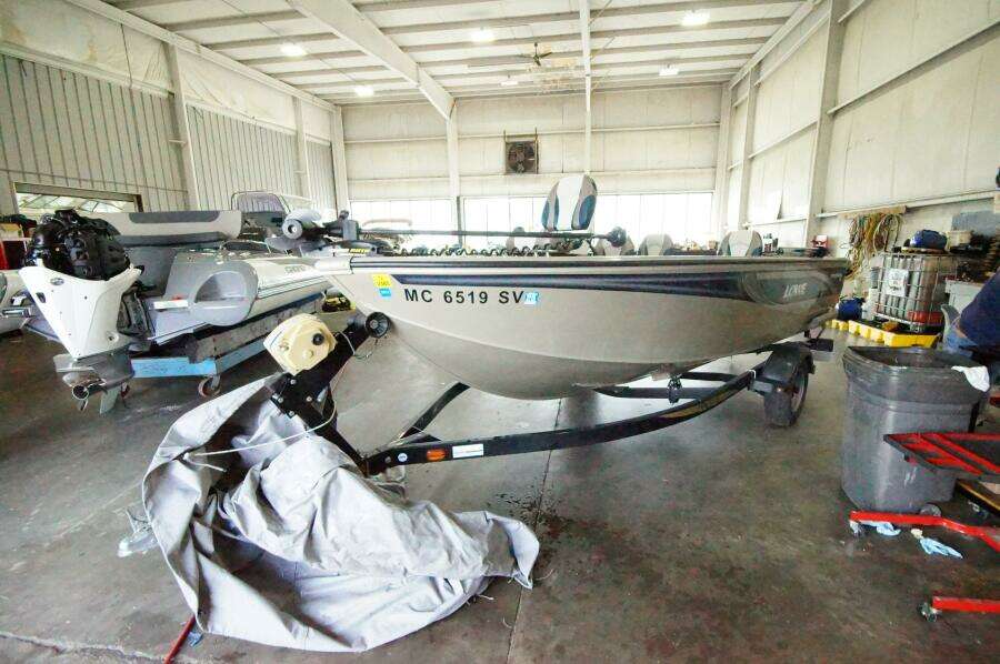 17ft Lowe Yacht For Sale
