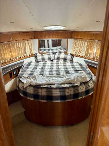 39ft Carver Yacht For Sale