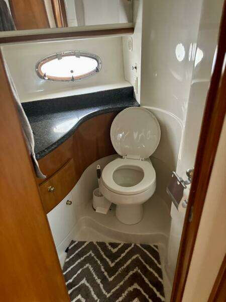 39ft Carver Yacht For Sale