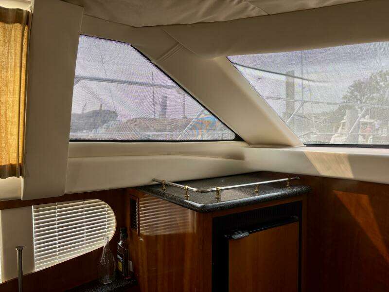 39ft Carver Yacht For Sale
