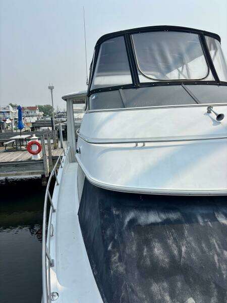 39ft Carver Yacht For Sale