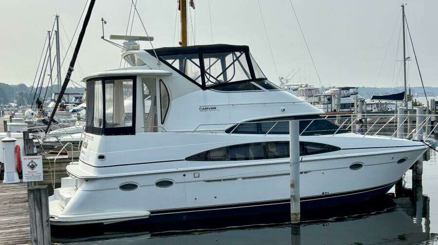 39ft Carver Yacht For Sale