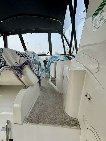 39ft Carver Yacht For Sale