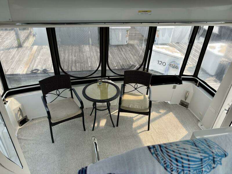 39ft Carver Yacht For Sale