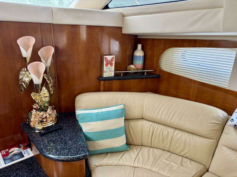 39ft Carver Yacht For Sale