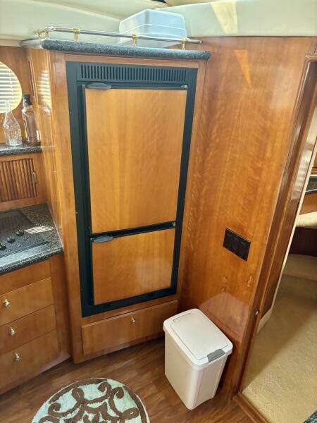 39ft Carver Yacht For Sale