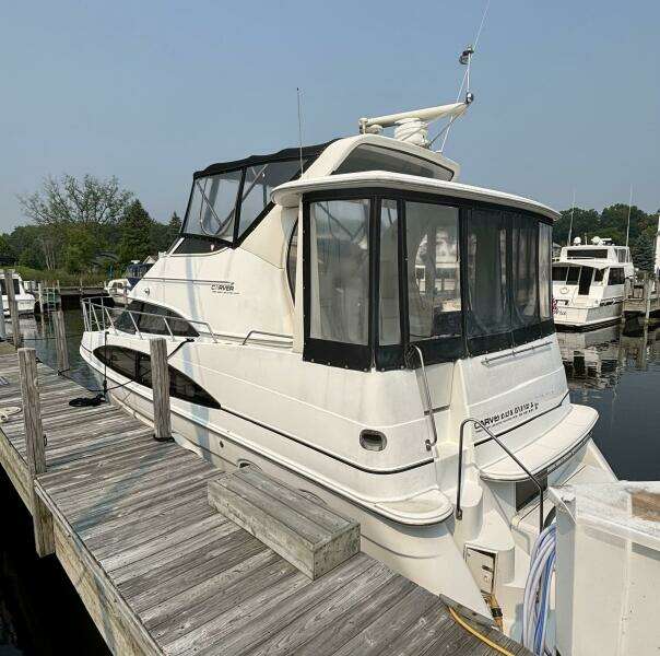 39ft Carver Yacht For Sale