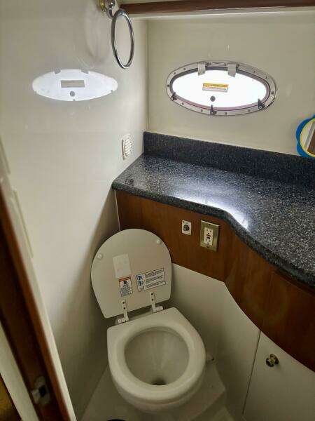 39ft Carver Yacht For Sale