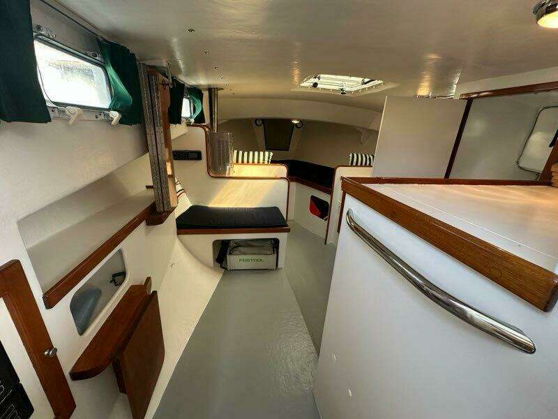 SIGN E 32ft Holland Yacht For Sale