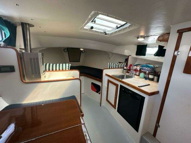 SIGN E 32ft Holland Yacht For Sale