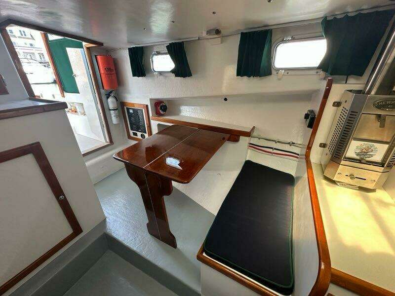 SIGN E 32ft Holland Yacht For Sale