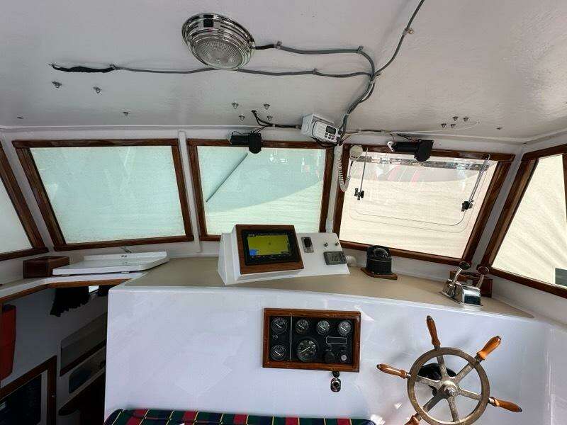 SIGN E 32ft Holland Yacht For Sale