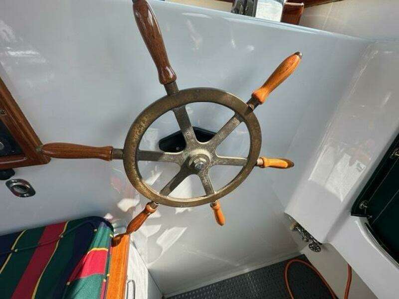 SIGN E 32ft Holland Yacht For Sale