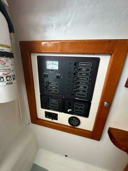 SIGN E 32ft Holland Yacht For Sale