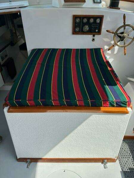 SIGN E 32ft Holland Yacht For Sale