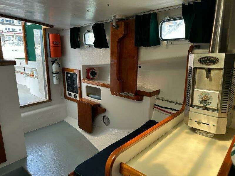 SIGN E 32ft Holland Yacht For Sale