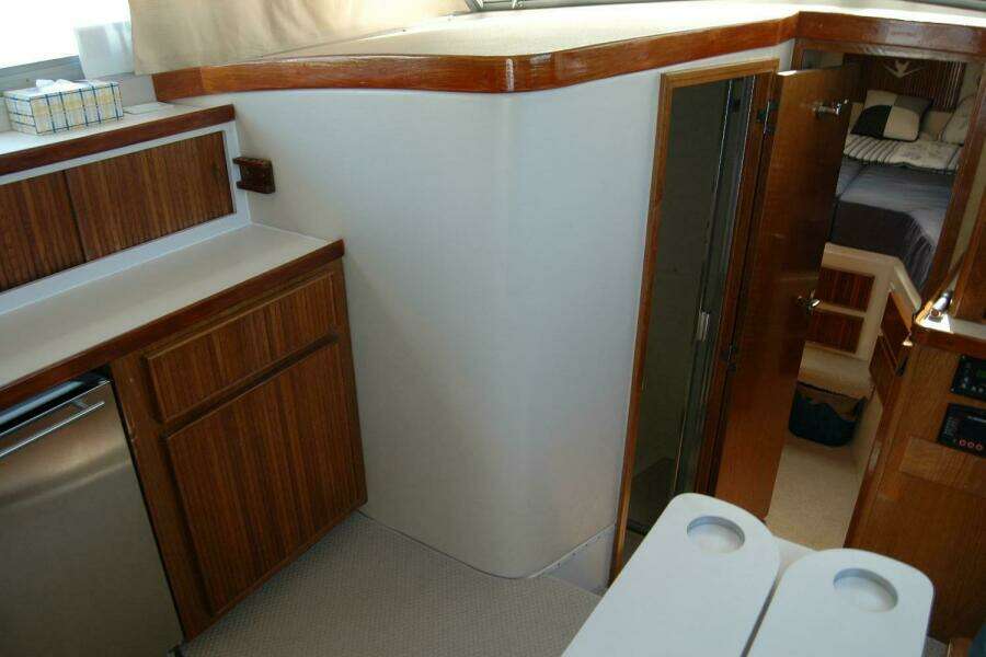 Vesper 33ft Bertram Yacht For Sale