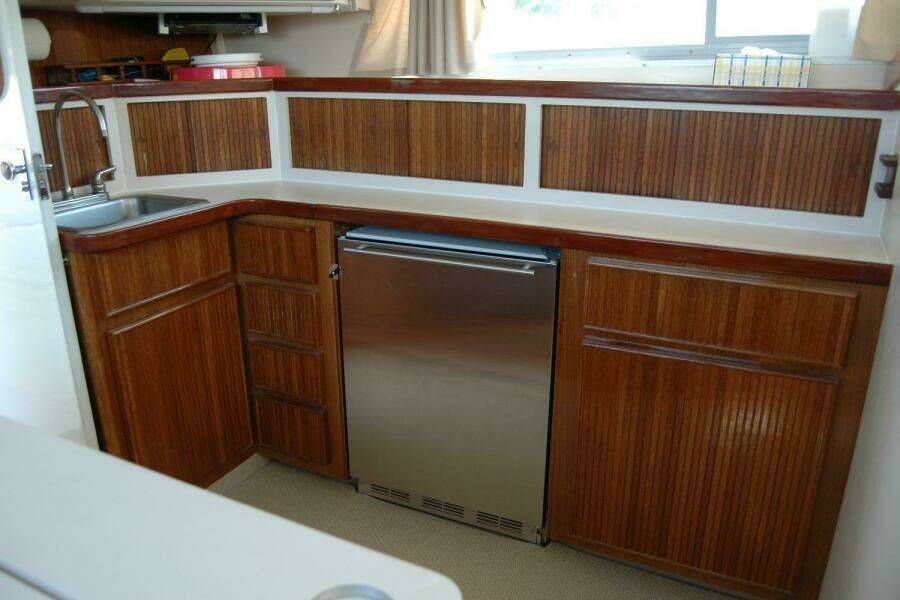 Vesper 33ft Bertram Yacht For Sale