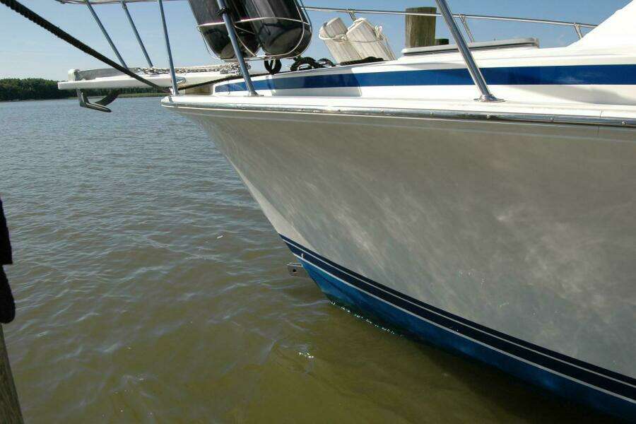 Vesper 33ft Bertram Yacht For Sale