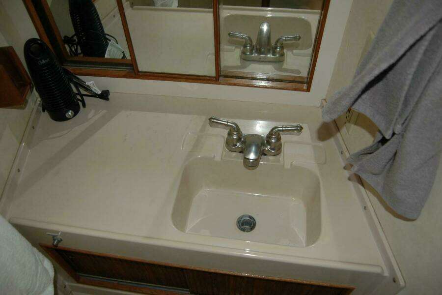 Vesper 33ft Bertram Yacht For Sale