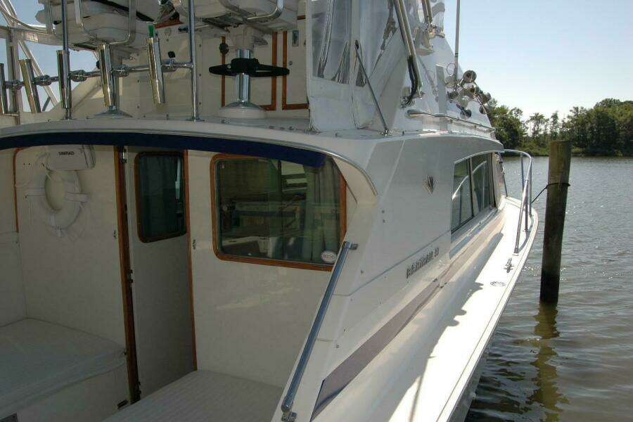 Vesper 33ft Bertram Yacht For Sale