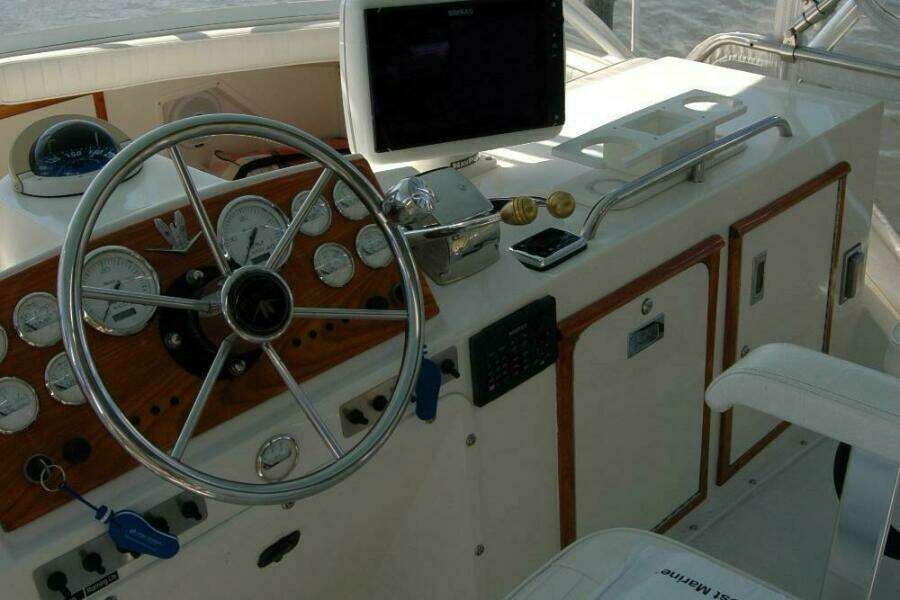 Vesper 33ft Bertram Yacht For Sale