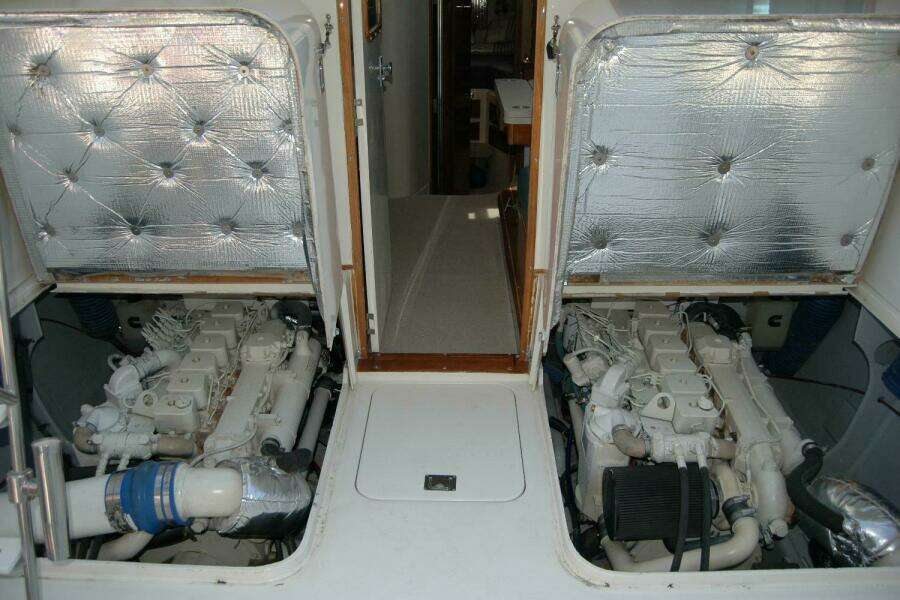 Vesper 33ft Bertram Yacht For Sale