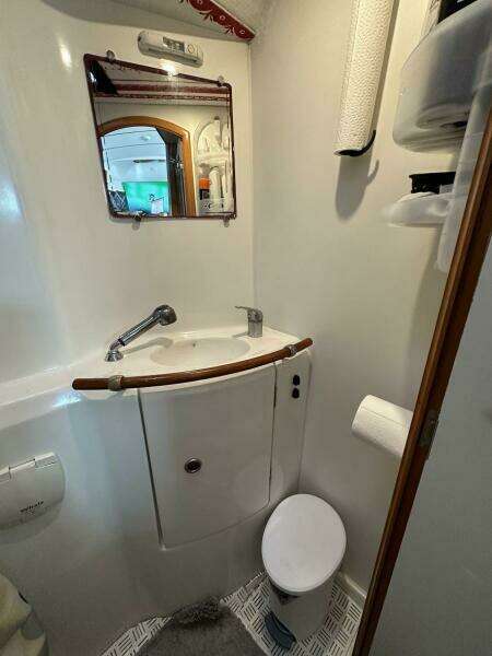 Herkee 38ft Lagoon Yacht For Sale