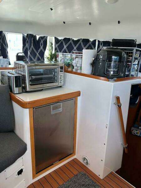 Herkee 38ft Lagoon Yacht For Sale
