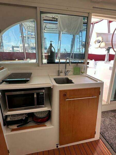 Herkee 38ft Lagoon Yacht For Sale