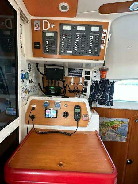 Herkee 38ft Lagoon Yacht For Sale