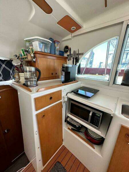 Herkee 38ft Lagoon Yacht For Sale