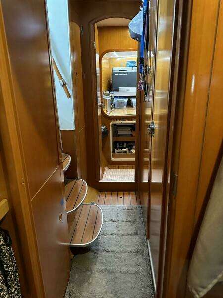 Herkee 38ft Lagoon Yacht For Sale
