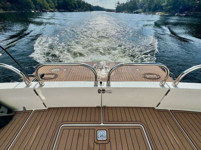 Water Baby 43ft Carver Yacht For Sale