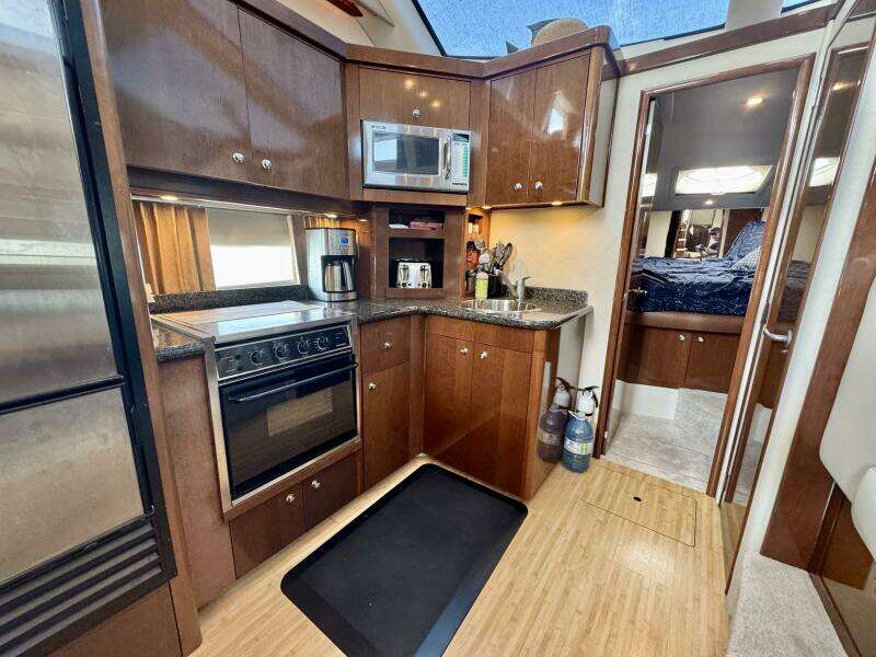 Water Baby 43ft Carver Yacht For Sale