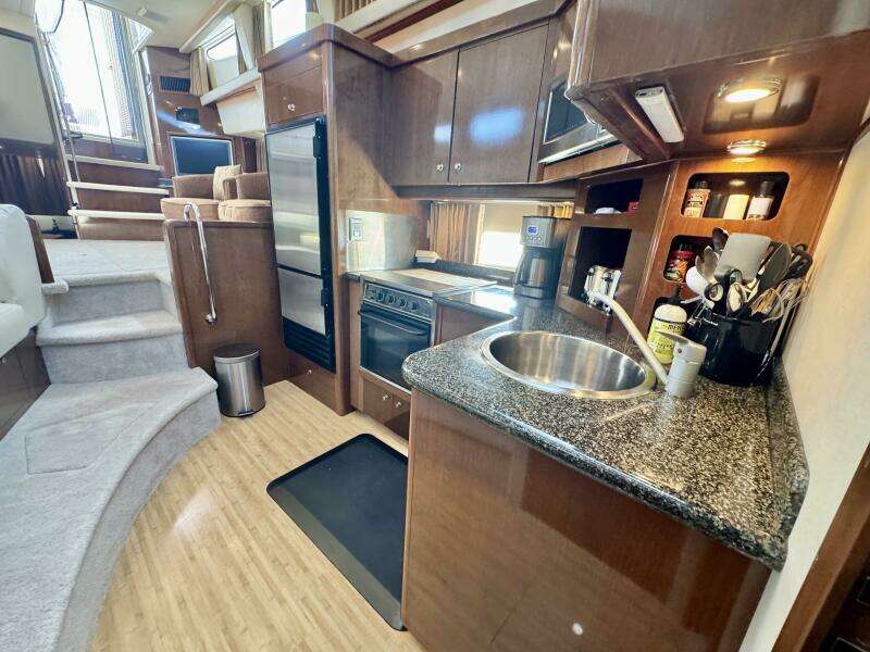 Water Baby 43ft Carver Yacht For Sale
