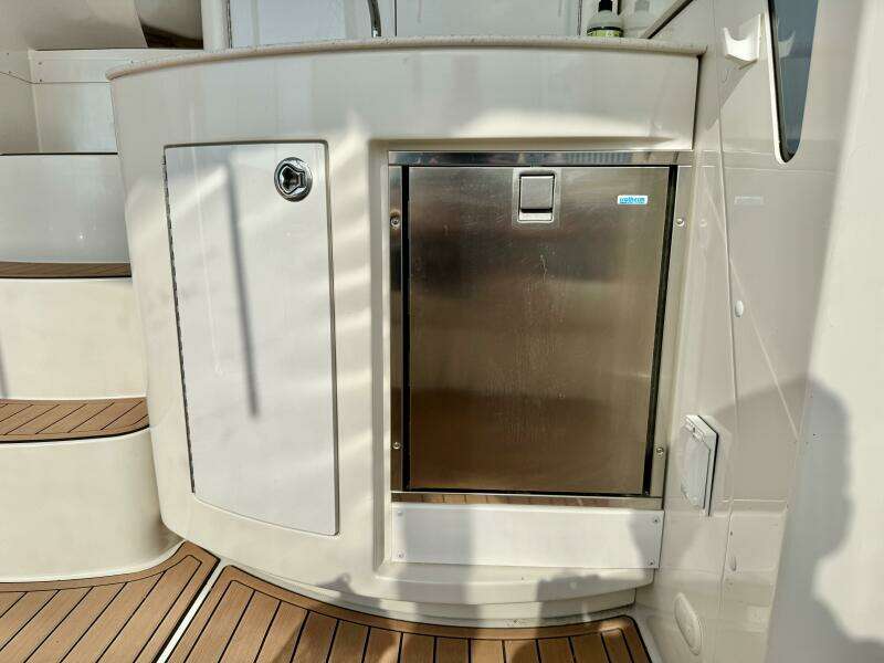 Water Baby 43ft Carver Yacht For Sale